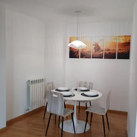 アパート Bpirineos-parque Tilos 4 *